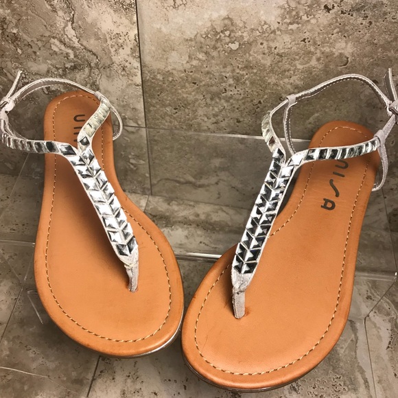 Silver Open Toe Sandals With Rhinestones - Picture 4 of 5